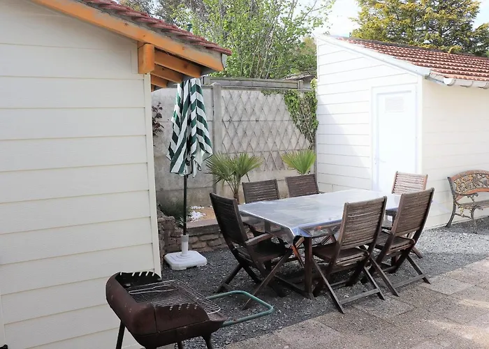 Villa Des Sables Avec 1 Studio Pour 2 Personnes Pouvant Etre Complete Par Une Chambre Avec Sa Salle De Bain Et Wc Si 4 Personnes