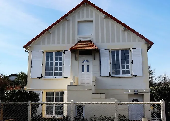 Villa Des Sables Avec 1 Studio Pour 2 Personnes Pouvant Etre Complete Par Une Chambre Avec Sa Salle De Bain Et Wc Si 4 Personnes