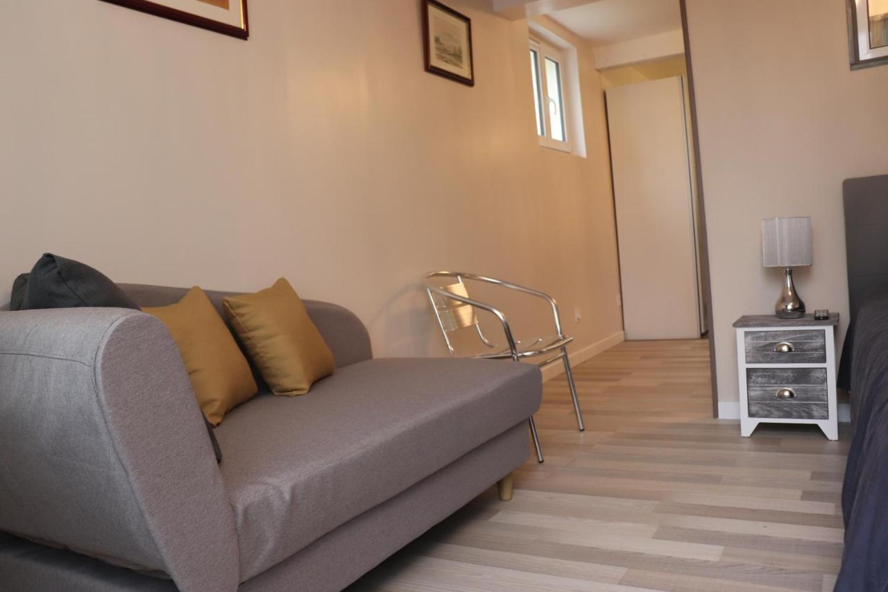 Appartement Des Sables Avec 1 Pour 2 Personnes Pouvant Etre Complete Par Avec Sa Salle De Bain Et Wc Si 4 Personnes *