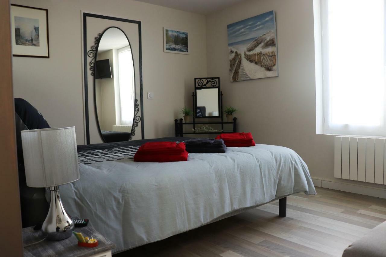 Des Sables Avec 1 Pour 2 Personnes Pouvant Etre Complete Par Avec Sa Salle De Bain Et Wc Si 4 Personnes Appartement *